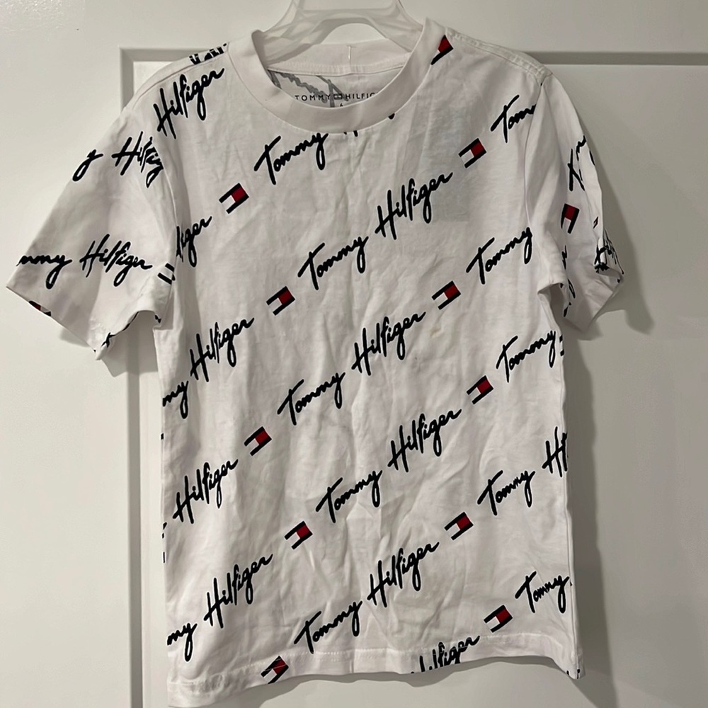 Brand new Tommy Hilfiger logo tshirt